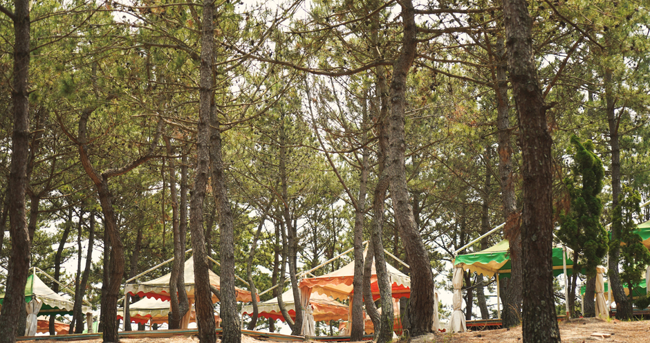 CAMPING